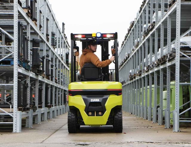 CLARK Launches S25–35XE Renegade Lithium Forklift Series